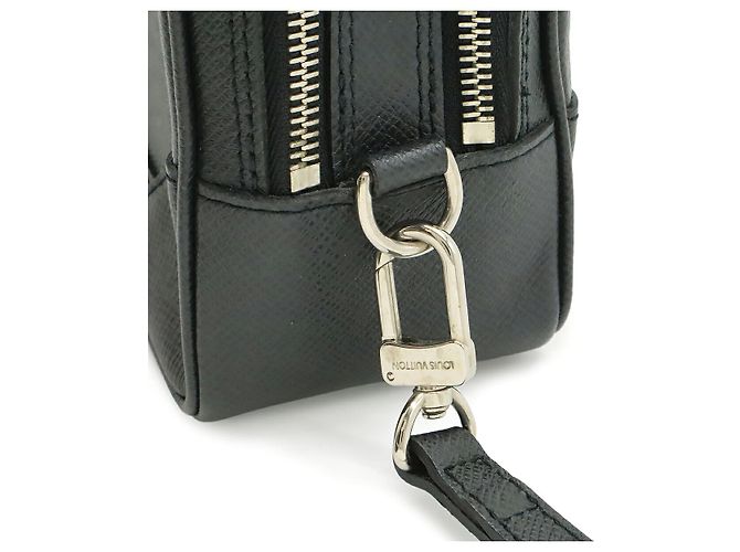 Clutch Louis Vuitton Taiga Nero - vista 8