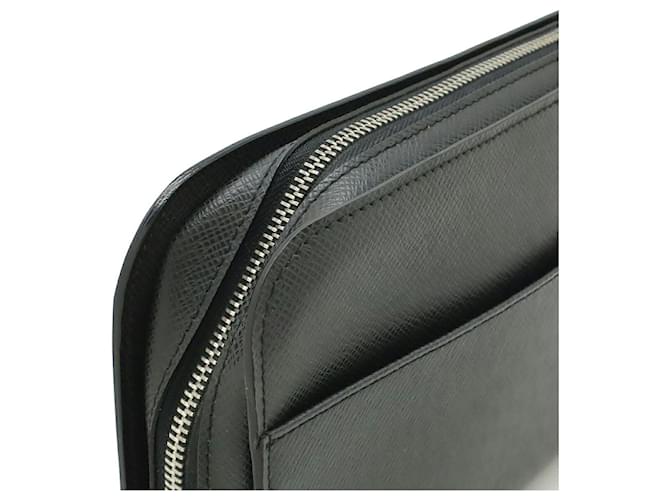 Clutch Louis Vuitton Taiga Nero - vista 6