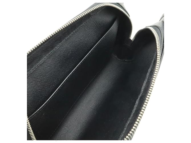 Clutch Louis Vuitton Taiga Nero - vista 7