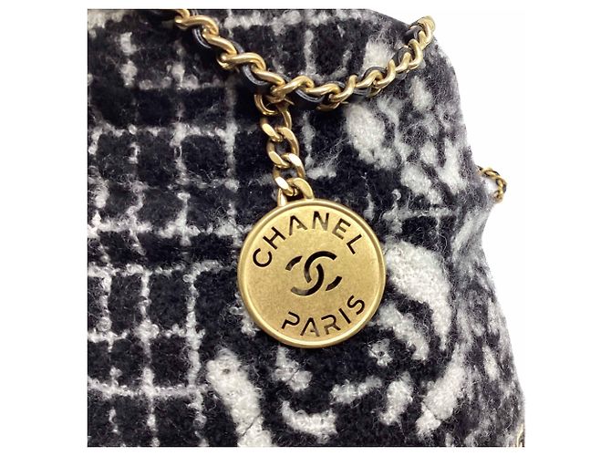 Timeless Borsa Chanel 22 trapuntata Camellia in cashmere nero - vista 11