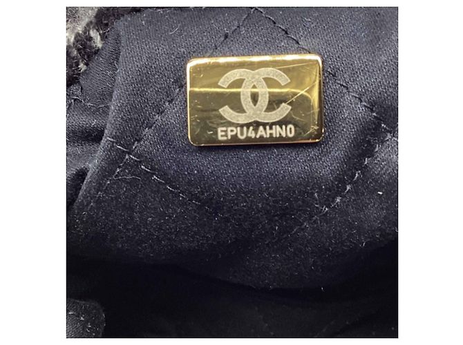 Timeless Borsa Chanel 22 trapuntata Camellia in cashmere nero - vista 7