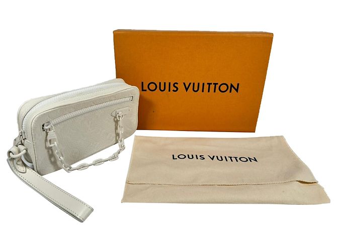 Clutch Louis Vuitton Monogram Pochette Volga in pelle bianca Bianco - vista 15