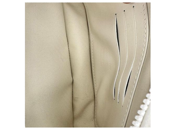 Clutch Louis Vuitton Monogram Pochette Volga in pelle bianca Bianco - vista 9