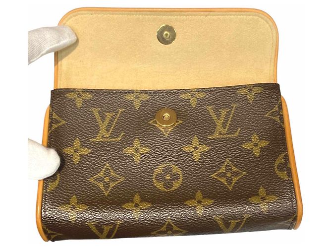Pochette Florentine Louis Vuitton Vita Marrone - vista 9