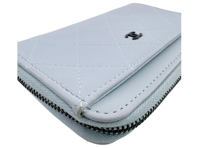 Louis Vuitton Zippy Wallet in Damier Canvas White Red Damier ebene - view 14