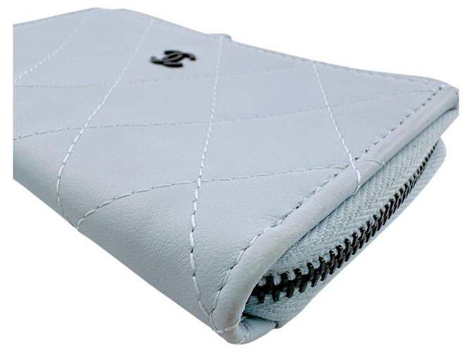 Louis Vuitton Zippy Wallet in Damier Canvas White Red Damier ebene - view 15