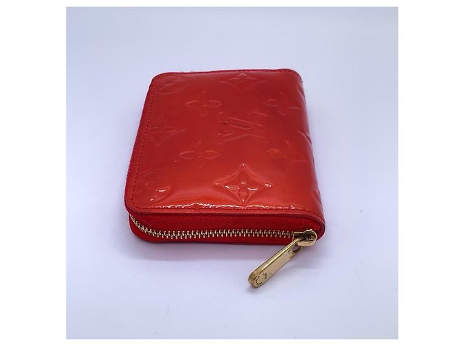 Cartera Louis Vuitton Roja con Cremallera Bordado Floral - vista 3