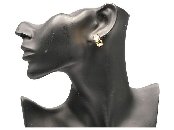 Orecchini a cerchio Atlas di Tiffany & Co. in oro giallo 18K - vista 2