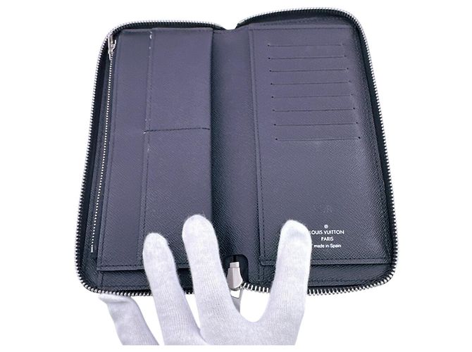 Louis Vuitton Epi Leather Long Wallet Black - view 7