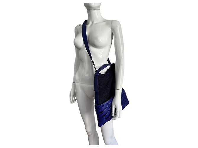 Bolso Issey Miyake Spiral Grid 38 - Ultra Violet Azul Morado oscuro - vista 10