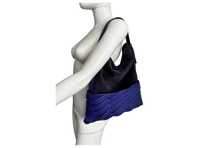 Bolso Issey Miyake Spiral Grid 38 - Ultra Violet Azul Morado oscuro - vista 15