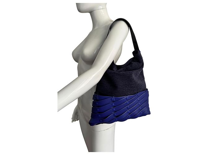 Bolso Issey Miyake Spiral Grid 38 - Ultra Violet Azul Morado oscuro - vista 3
