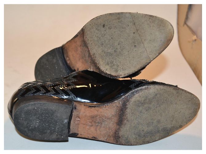 Scarpe stringate Yves Saint Laurent in vernice nera con ricamo a zig-zag Nero - vista 4