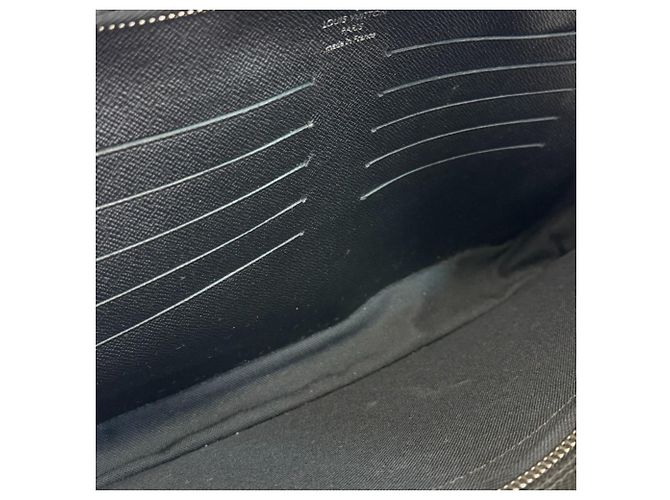 Pochette Louis Vuitton Neo Pavel Second Pouch Clutch Bag Nero Grigio - vista 6