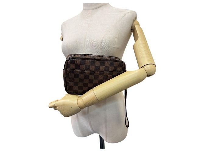 Clutch Louis Vuitton N61739 Marrone - vista 11