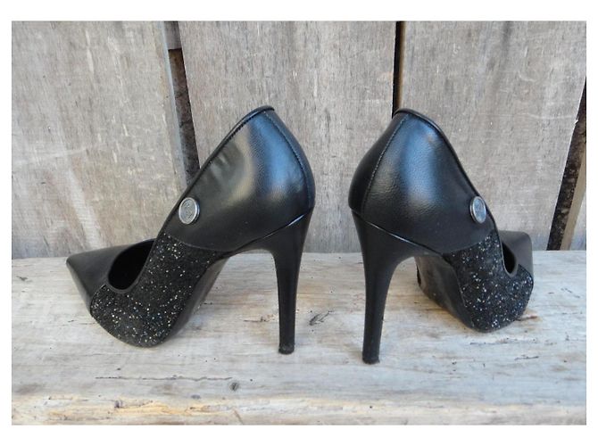 Décolleté John Galliano in pelle nera e paillettes Nero - vista 4