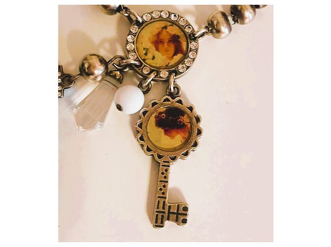 Iconico bracciale vintage DOLCE & GABBANA con cammeo, cristalli, perla, charms Argento Multicolore - vista 13