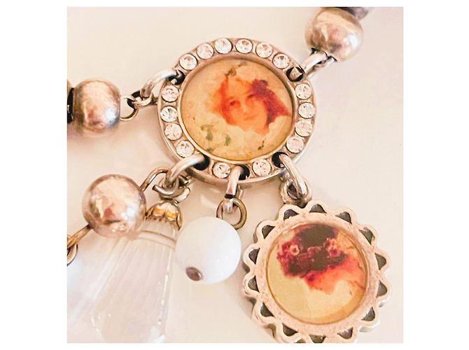 Iconico bracciale vintage DOLCE & GABBANA con cammeo, cristalli, perla, charms Argento Multicolore - vista 2
