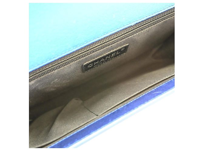 Chanel Boy Flap Trapuntato Vernice New Medium Blu - vista 3