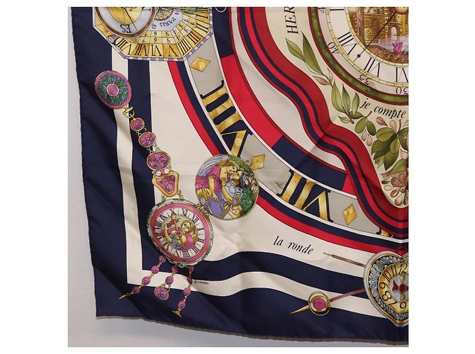 Hermès HERMES Carré 90 Schal Parmi ls Fleurs Je Compte Les Heures Seide Auth bs36347 Marineblau - Ansicht 8