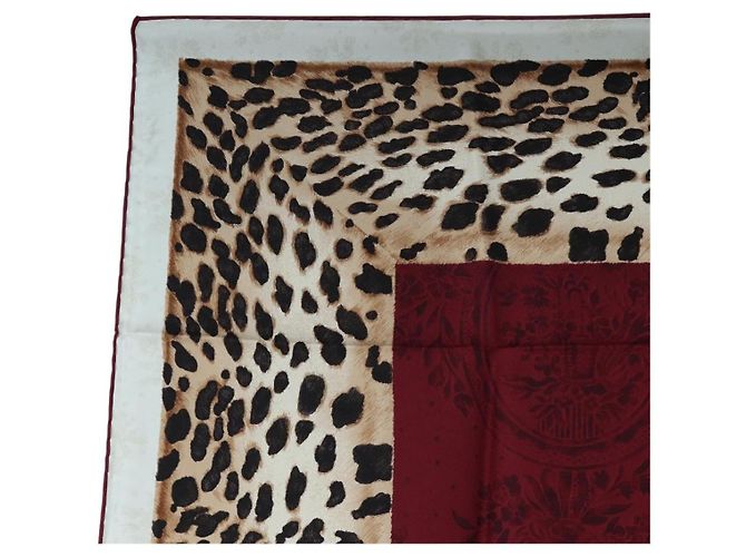 Sciarpa in seta Christian Dior stampa leopardata Bordeaux Auth am12187M Bordò - vista 2