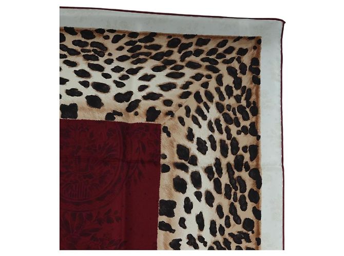 Sciarpa in seta Christian Dior stampa leopardata Bordeaux Auth am12187M Bordò - vista 4