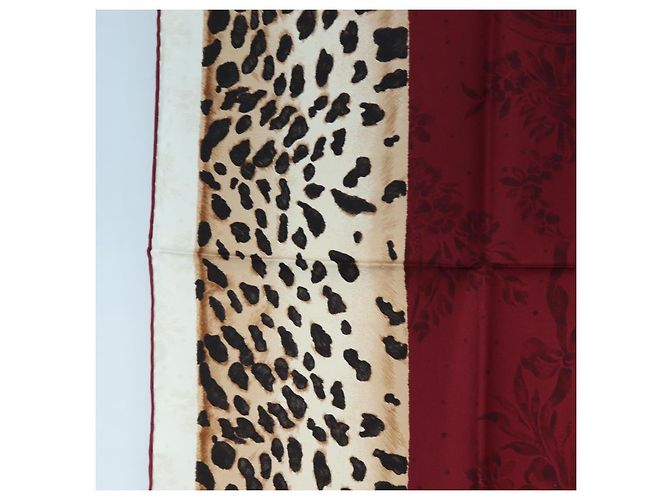 Sciarpa in seta Christian Dior stampa leopardata Bordeaux Auth am12187M Bordò - vista 5