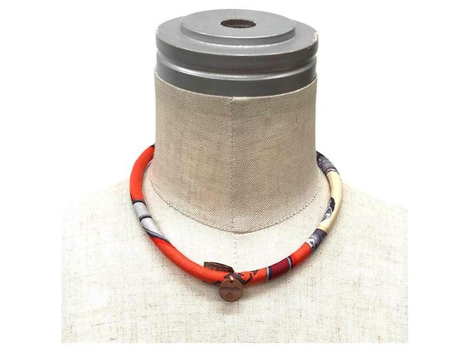 Hermès Collana Choker Hermes Petit H Brides de Soie in seta arancione - vista 2