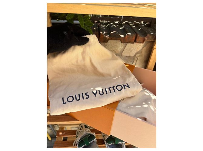 Sneakers Louis Vuitton Skate Verde e Bianco - vista 15