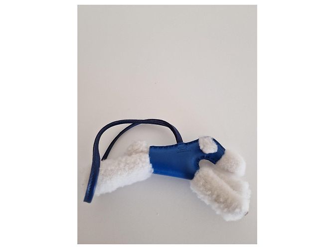 Hermès Buddy Taschenanhänger aus Merinowolle und Milo-Lamm Weiß Blau - Ansicht 2