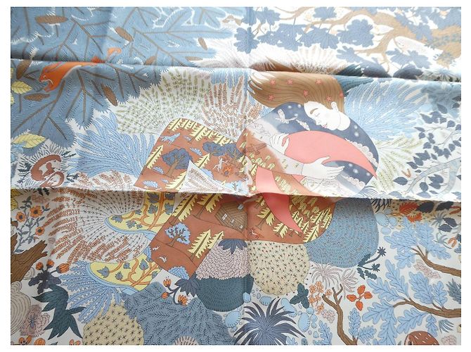 Hermès Carré in seta "Dans les Bras de Sélène" Marrone Rosa Bianco Rosso Blu Beige D'oro Verde Arancione Grigio Crudo Giallo - vista 5