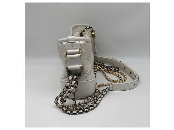 Chanel Gabrielle Hobo em pele de vitelo envelhecida acolchoada Small Branco - vista 5