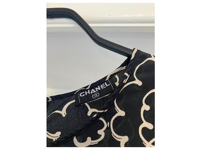 Chanel Top de seda negro con estampado de camelia Blanco - vista 3
