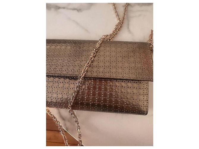 Christian Dior Microcannage Wallet on Chain Pochette Oro D'oro - vista 15