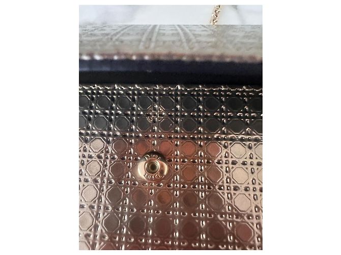 Christian Dior Microcannage Wallet on Chain Pochette Oro D'oro - vista 9