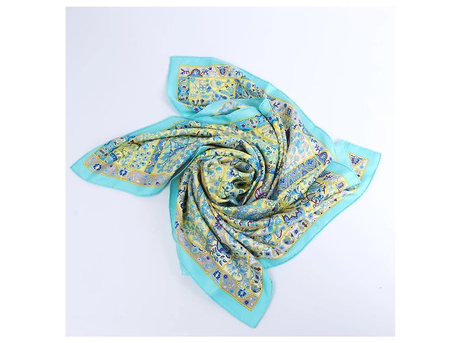 Foulard in seta Hermès Carré 90 "Au Pays des Oiseaux Fleurs" blu - vista 13