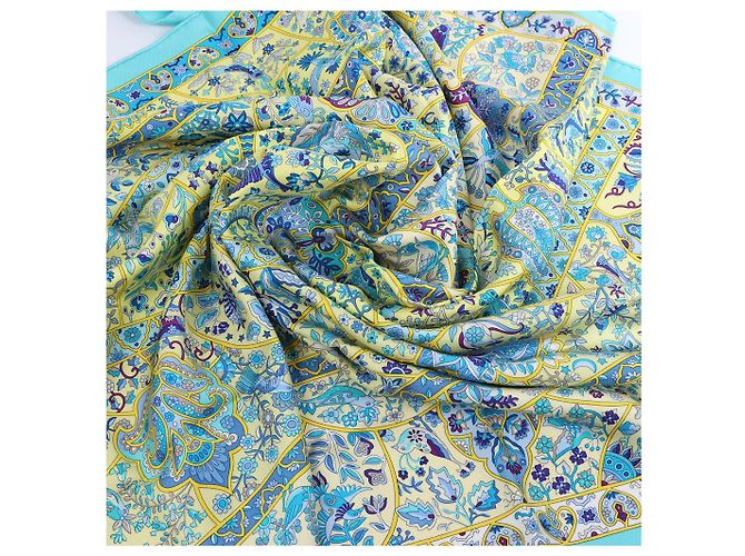 Foulard in seta Hermès Carré 90 "Au Pays des Oiseaux Fleurs" blu - vista 14
