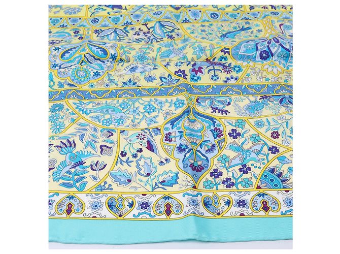 Foulard in seta Hermès Carré 90 "Au Pays des Oiseaux Fleurs" blu - vista 7