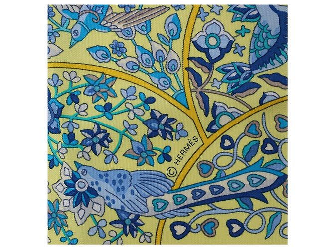 Foulard in seta Hermès Carré 90 "Au Pays des Oiseaux Fleurs" blu - vista 9