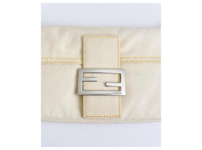 Fendi Baguette Tasche aus weißem Canvas und gelbem Python Silber Hardware - Ansicht 5