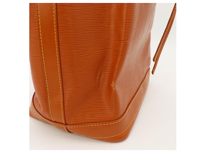 Borsa a secchiello Epi Noe Louis Vuitton Marrone - vista 9