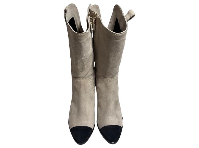 Bottines courtes en daim Chanel Beige - vue 3