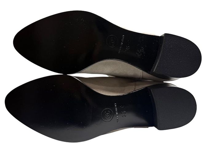 Bottines courtes en daim Chanel Beige - vue 9