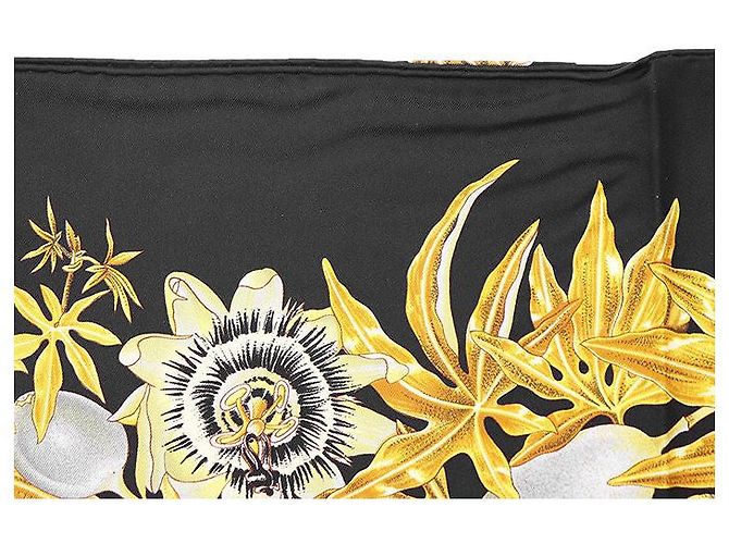 Sciarpa in seta Hermès Carré90 PASSIFLORES Nero Giallo - vista 7