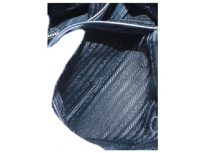 Prada Tote Bag aus Tessuto Nylon & Leder in Schwarz - Ansicht 9