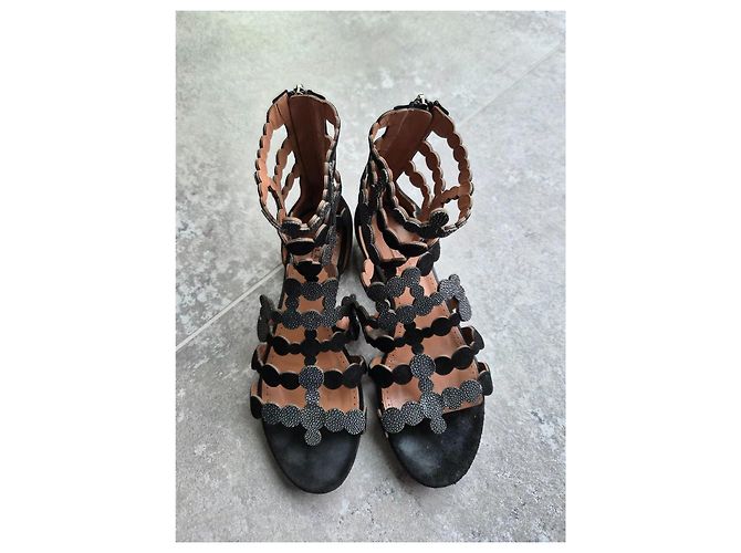 Alaïa Sandali Gladiatore in Scamosciato Nero - vista 2