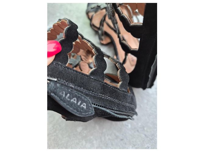 Alaïa Sandali Gladiatore in Scamosciato Nero - vista 7