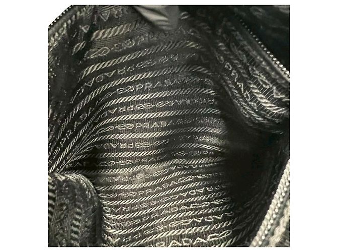 Tote Borsa a mano in nylon nero e pelle Prada - vista 10