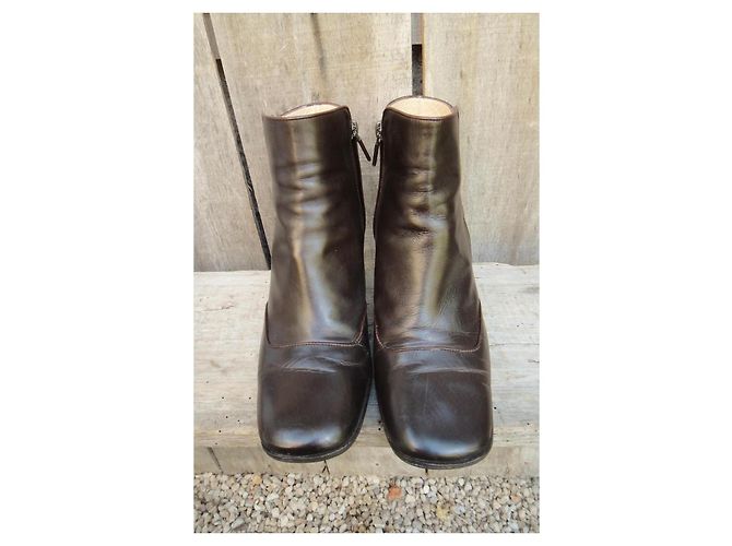 Botines Louis Vuitton en cuero marrón Castaño - vista 4