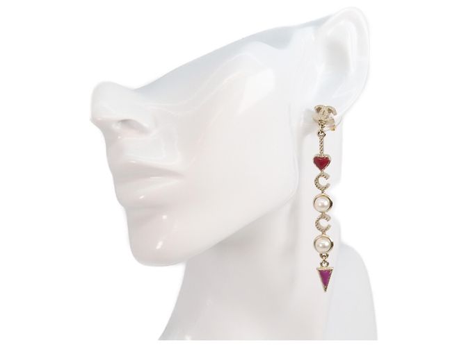 Orecchini A18V Logo x Pearl Stud di Chanel D'oro - vista 10